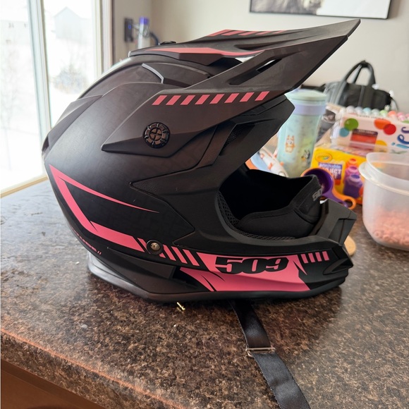 509 Black and Pink Snowmobile Helmet - Picture 3 of 3